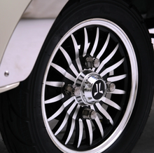 تحميل الصورة إلى عارض المعرض، دراجة لامباجو الكهربائية