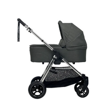 تحميل الصورة إلى عارض المعرض، Flip XT³ Carrycot – Harbour Grey Birth to 9kg
