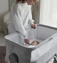 تحميل الصورة إلى عارض المعرض، Lua Bedside Crib Grey
