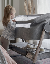 تحميل الصورة إلى عارض المعرض، Lua Bedside Crib Grey
