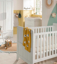 تحميل الصورة إلى عارض المعرض، Atlas 3 Piece Cotbed Set with Dresser Changer and Wardrobe- White
