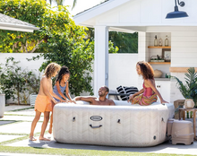 تحميل الصورة إلى عارض المعرض، Intex 6-Person Chevron Deluxe Square Bubble Spa Set 193 cm x 193cm x 71cm

