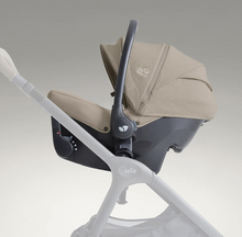 تحميل الصورة إلى عارض المعرض، Joie Signature Sprint™ (Integrated ISOFIX baby car seat) - Sandstone
