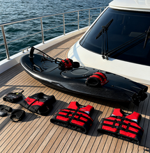 تحميل الصورة إلى عارض المعرض، Gas Powered Carbon Fiber Surfboard – Ride Anytime, Anywhere
