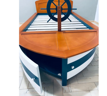 تحميل الصورة إلى عارض المعرض، Kids Boat Bed
