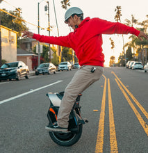 تحميل الصورة إلى عارض المعرض، 2025 INMOTION V12S the All-New 6000W Electric Unicycle
