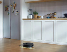 Load image into Gallery viewer, roborock Qrevo Master Robot Vacuum Cleaner EU White
