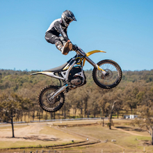 Load image into Gallery viewer, Surron Storm Bee Enduro 90V Off Road 48Ah Electric Dirt Bike
