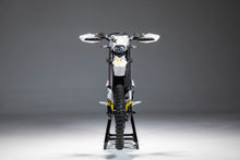 Load image into Gallery viewer, Surron Ultra Bee Electric Dirt Bike MX ebike 74V 55Ah Road Legal Version
